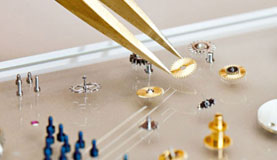 太原百达翡丽指定维修门店打开表壳